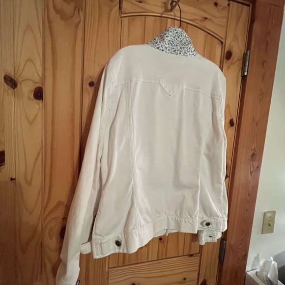 White Denim Jeans Jacket - Picture 6 of 6